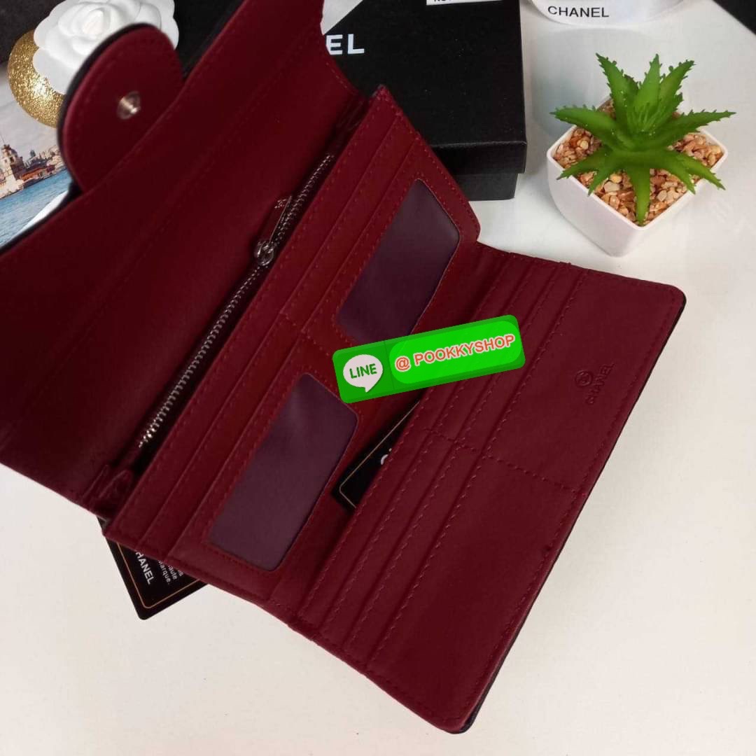 CHANEL ZIP LONG WALLET (CH366) VIP GIFT WITH PURCHASE (GWP) พรีเมี่ยมกิ้ฟ Limited Edition จาก CHANEL Duty Free **กระเป๋าสตางค์ใบยาว แบบพับ 3 ตอน ใช้งานแบบจุใจมาก ทรงสวย หรูหราอย่างมีระดับ ขนาดเหมาะมือ หยิบจับง่าย ภายในมีช่องใส่บัตร ธนบัตร และสามารถใส่เหรี