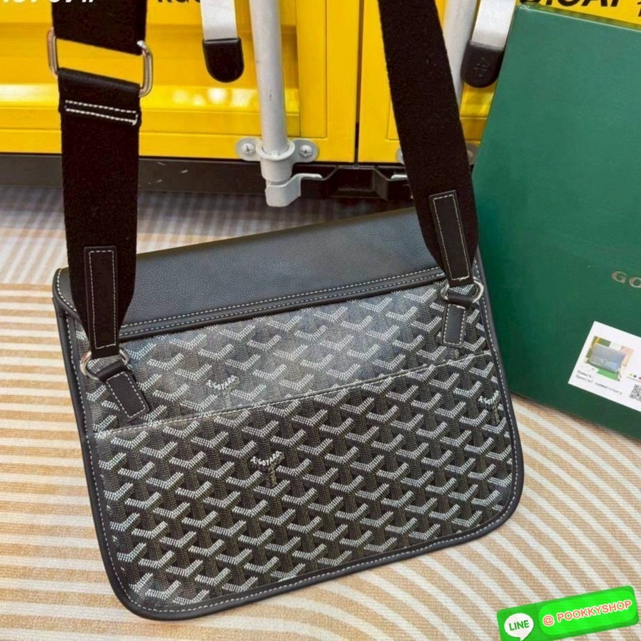 🕊️ พร้อมส่ง | Goyard Coursier Messenger bag กระเป๋าแมสเซ็นเจอร์ดีไซน์ใหม่ กะทัดรัดใช้งานได้อย่างคล่องตัว เหมาะมากสำหรับสายสปอร์ต ที่สุดของความหรูตอบโจทย์การใช้งาน ใบจริงสวยงามตามรูปค่ะ