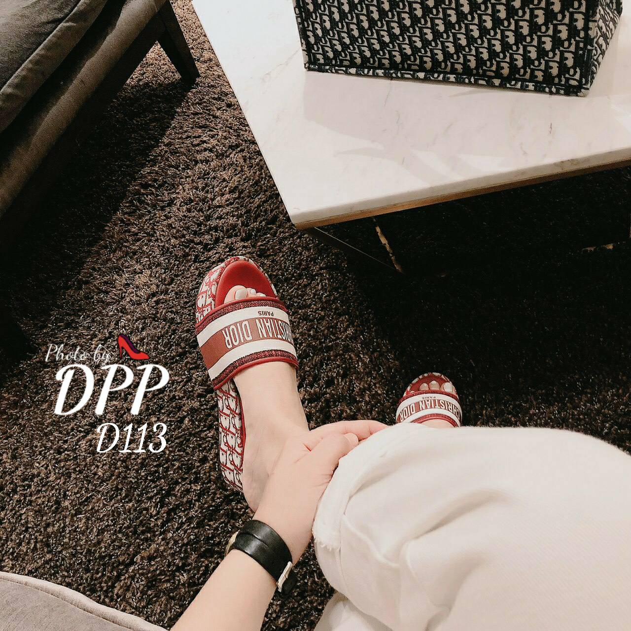 D113 พร้อมส่ง แบบใหม่ก่อนใคร DIOR2019 DWAY SLIDE IN EMBROIDERED COTTON คอเลขชั่นใหม่ปีนี้ เริศมาก ในช้อป ยังมีวางขาย รองเท้าเสริมส้น สวมส้ม พื้นหนา2นิ้ว ใส่เดินสบาย งานเกรดA วัสดุทำจากผ้าลายแบรนด์ดิออ งานตัวจริงสวย หนูหรามาก ใส่กับเสื้อผ้าได้ง่าย