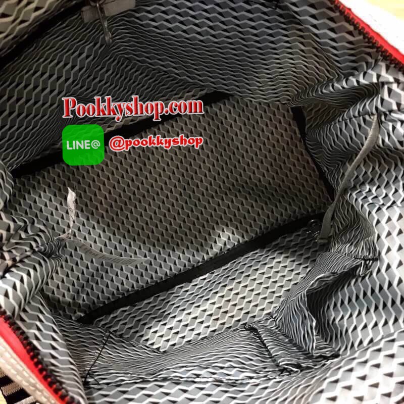 พร้อมส่ง NEW! KIPLING ART NYLON HANDBAG กระเป๋าถือหรือสะพายรุ่นแนะนำวัสดุ Nylon+Polyester100% น้ำหนักเบา โดดเด่นที่สามารถรูดซิปมุมกระเป๋าเปลี่ยนทรงได้ไม่จำเจ มีหูหิ้วสะพายไหล่เเละสายยาว crossbody เลื่อนปรับระดับได้ มือจับหูหิ้วเป็นหนังปั้มโลโก้ เปิดปิดด้ว