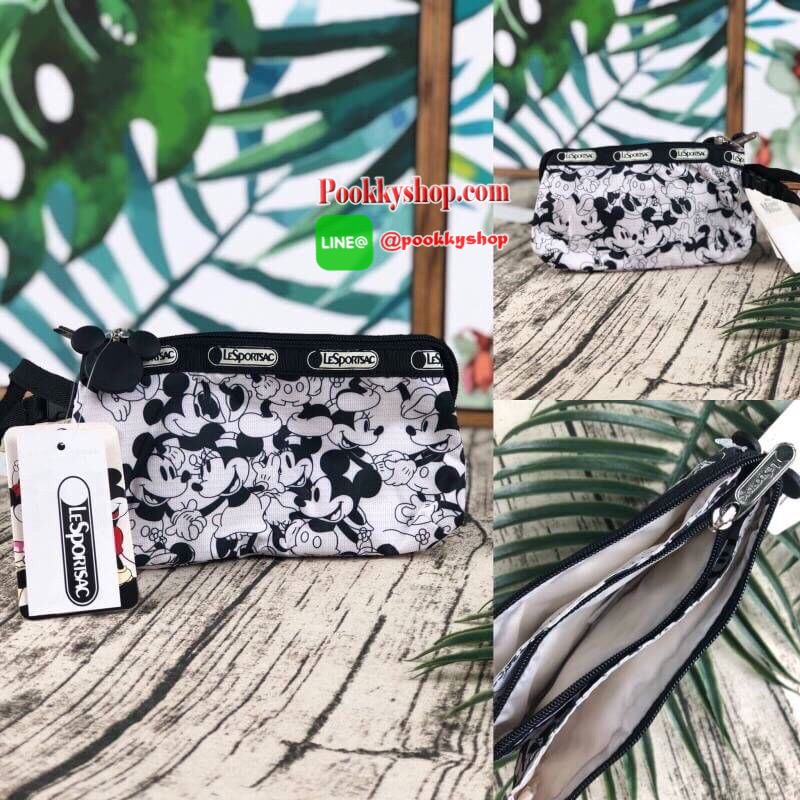 NEW!! LESPORTSAC MINI WRISTLET BAG กระเป๋าคล้องมือใบน่ารัก วัสดุโพลีเอสเตอร์กันละอองน้ำได้ มีลวดลายให้เลือกเยอะมากถึง 19 ลายเลยค่ะ รุ่นนี้ตรงสายคล้องมือจะมีตัวล็อกเปิดปิดได้ ตัวกระเป๋าแบ่งเป็น 3 ช่อง เปิดปิดด้วยซิป ใส่ iPhone plus ได้พอดีเด๊ะเลยค๊า น้ำหนั