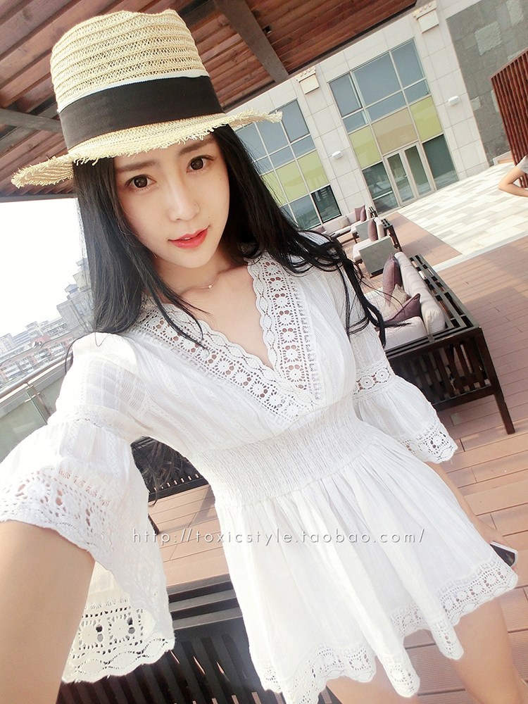 มินิเดรสผ้าฝ้ายสีขาวลายปัก ตัอต่อแขนและชายลูกไม้ สีขาว