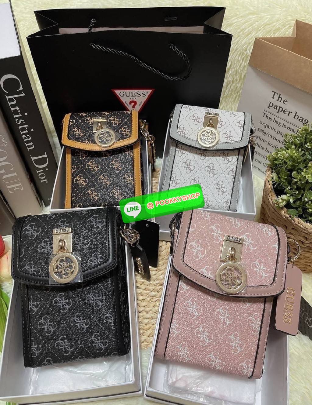 GUESS ฮอตและปังกว่านี้ไม่มีแล้ว!! กระเป๋าเอนกประสงค์ สำหรับใส่โทรศัพท์ ใส่เงิน ขนาดพกพาดีงาม!! บอกเลยว่าสวยทุกสี มาครบเซ็ทพร้อมส่งต่อเป็นของขวัญได้เลยค่า