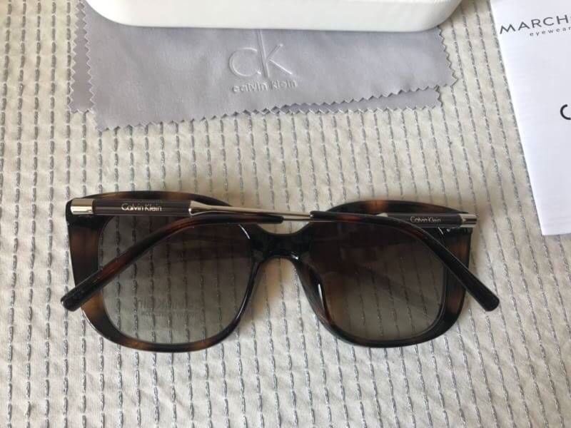 Calvin Klein CK3200S สวยมากๆ อุปกรณ์กล่องและผ้าเช็ดแว่น