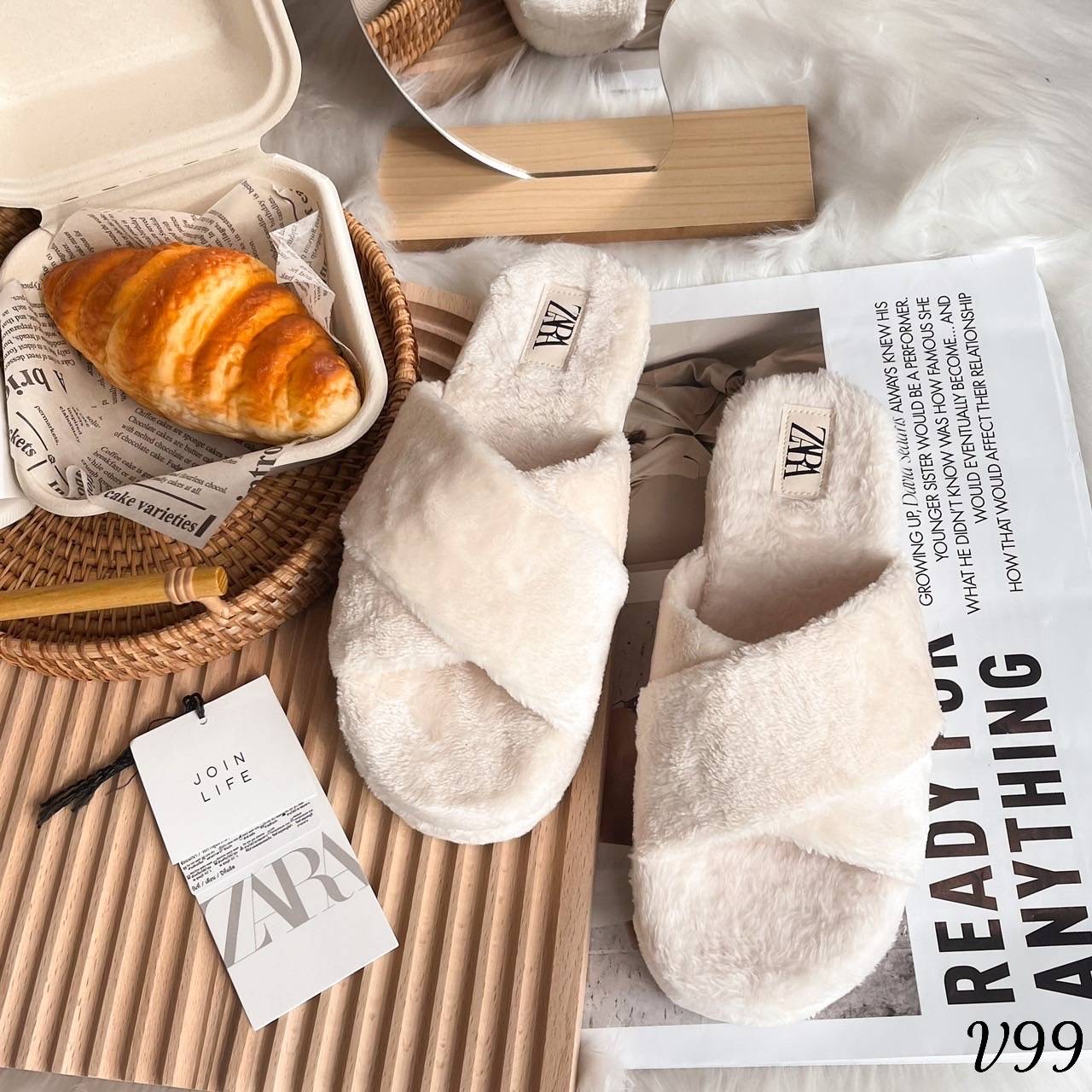 พร้อมส่ง แตะ Z ara ขนฟูนุ่มมาก ใส่ได้ ทั้ง ในบ้าน นอกบ้าน ทรงสวม หน้าไขว้ ใส่แล้วน่ารักมากกค๊า แบบที่แม่อั้มใส่เลย