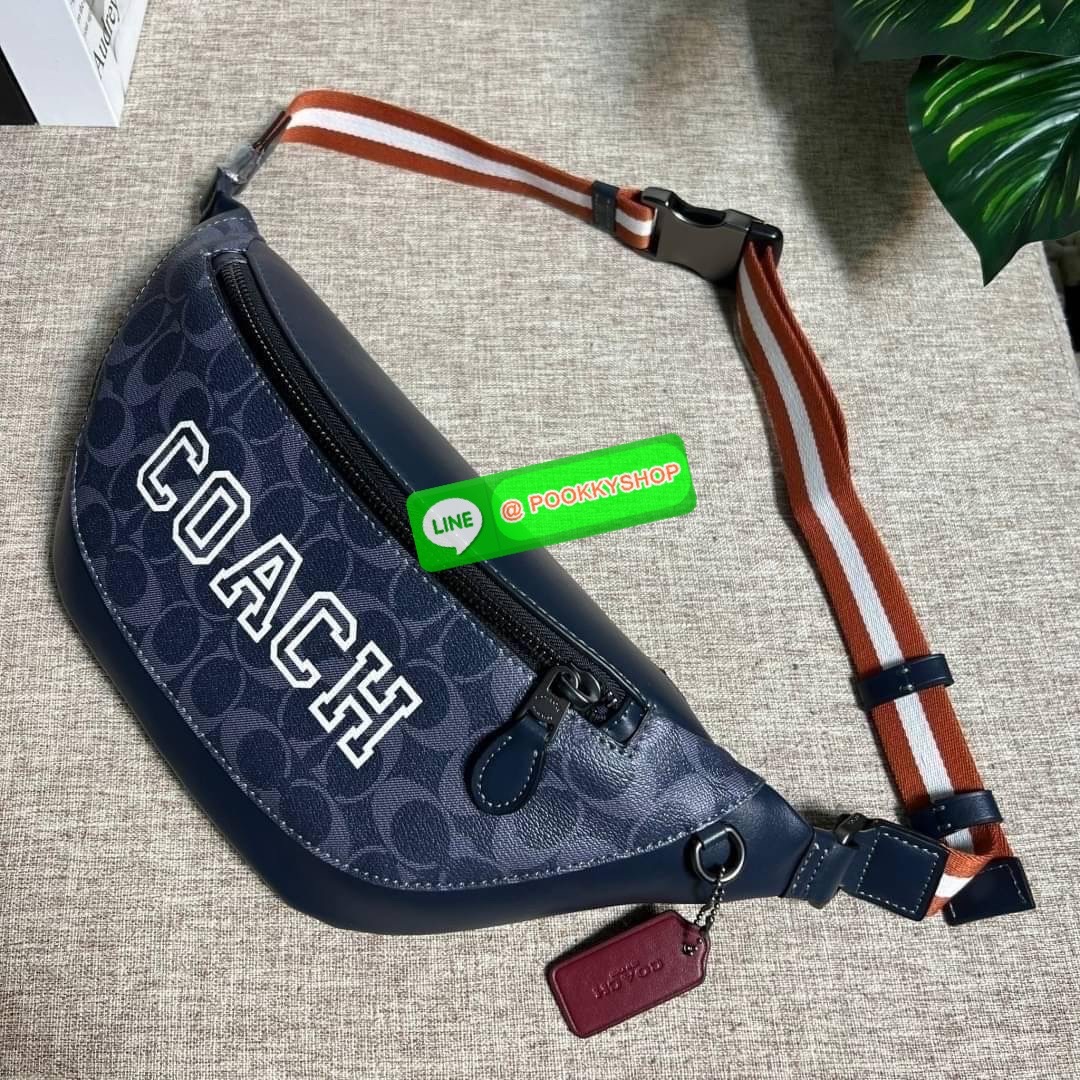 Coach Warren Belt Bag In Signature Canvas ( CB912 )With กระเป๋าคาดอก/เอว Coach Warren ในแคนวาสซิกเนเจอร์พร้อม ผ้าใบเคลือบซิกเนเจอร์และหนังลูกวัวอย่างดี ภายในกระเป๋ามัลติฟังก์ชั่น ปิดซิป ซับในผ้า กระเป๋าซิปด้านนอก สายปรับได้ ยาว 34 1/2" ใส่ได้เอว