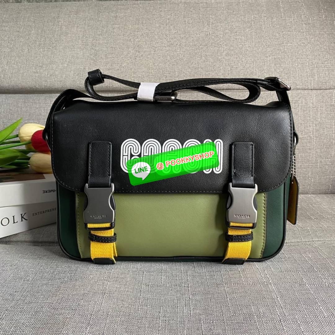 COACH TRACK CROSSBODY IN COLORBLOCK SIGNATURE CANVAS WITH COACH PATCH (C6657) 🛍🛍กระเป๋าสะพายทรงแมสเซ็นเจอร์ ทรงสวยรุ่นที่ต้องมีติดตัวคะหนุ่มๆ จุของได้เยอะมากแบ่งเป็นสัดเป็นส่วน วัสดุหนังแคนวาสสลับหนังแท้ กระเป๋ามีตัว ล็อค มีซิปด้านใน ด้านห