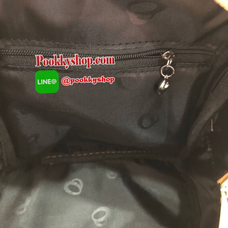 STARBUCKS BACKPACK กระเป๋าเป้สุดน่ารัก ขนาดกำลังพอเหมาะสำหรับใส่ของระหว่างวัน และช่องจัดเก็บอีกหลากหลายรูปแบบ ดีไซน์สวยนับเป็นอีกหนึ่งกระเป๋าเป้ที่พร้อมให้คุณได้สะพายออกไปข้างนอกได้ทุกวันอย่างมั่นใจ เพราะแมทช์เข้ากับทุกลุค รุ่นนี้แนะนำเลยค่า