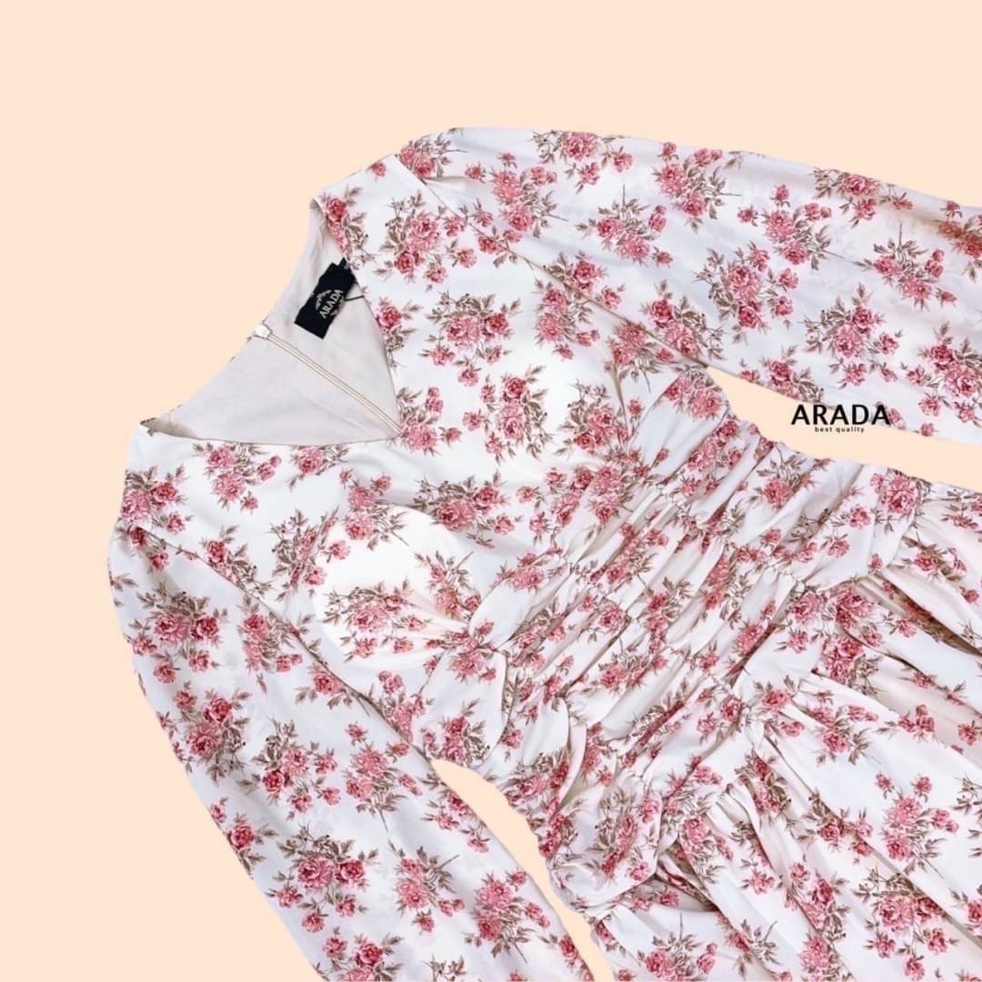 มินิเดรสแขนยาว คอวีลายดอกไม้ งานผ้าสวยใส่ขับผิวเลยคร่า งานมีซับในอย่างดี ใส่สบายไม่ร้อนนะคะตัวผ้า ดีเทลเพิ่มมีเสริมฟองน้ำทำให้ดูหน้าอกทรงสวย ช่วงเอวแต่งเป็นเรเยอร์เป็นชั้นๆเพิ่มความหรู ชุดนี้สาวพลาดไม่ได้นะคะ ต้องมีติดตู้คร่า