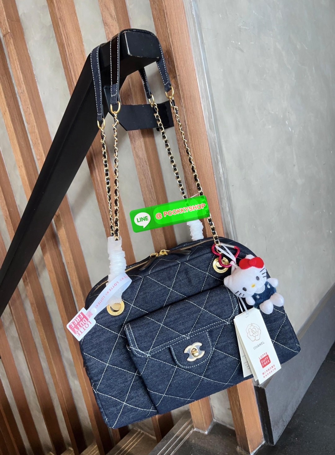 NEW ARRIVAL! LIMITED EDITION จาก Vip gift duty free ตปท. CHANEL DENIM SHOULDER BAG WITH KITTY