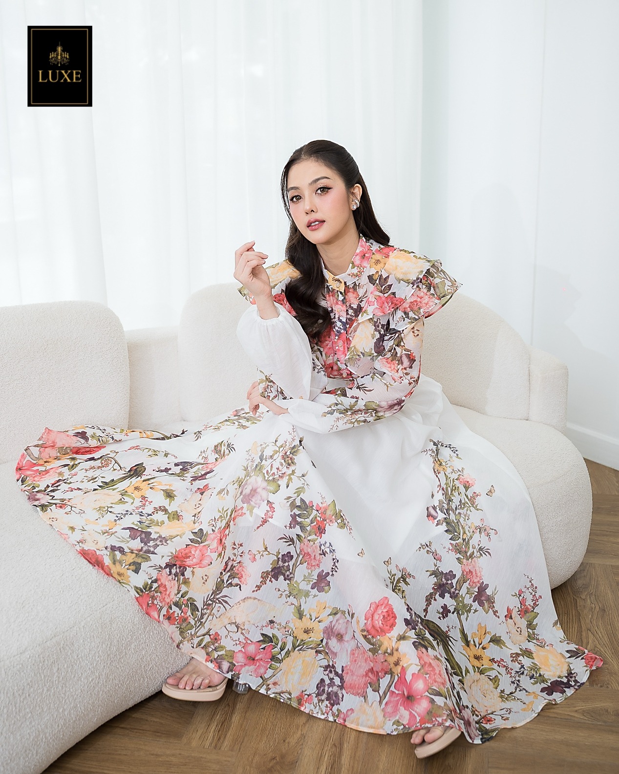 ชุดเซทแฟชั่น เซ็ตเสื้อคอกลมแขนยาว+กระโปรงยาว แต่งระบายตัวเสื้อหน้าและหลัง