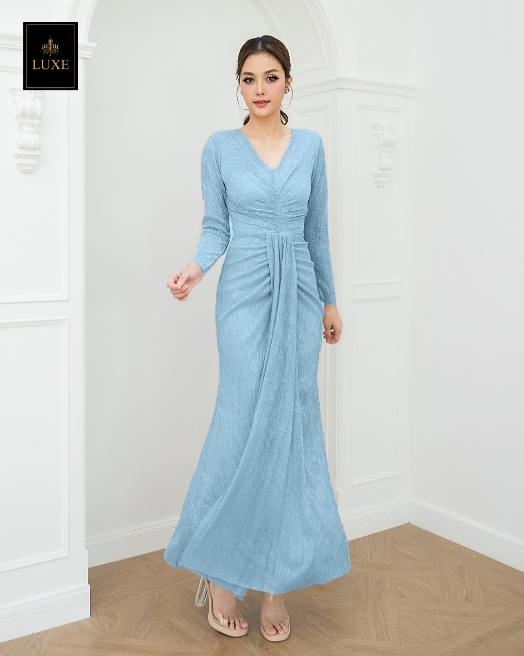 เดรสแฟชั่น แม็กซี่เดรสเสื้อคอวีแขนยาว กระโปรงเข้ารูปตรงสะโพก