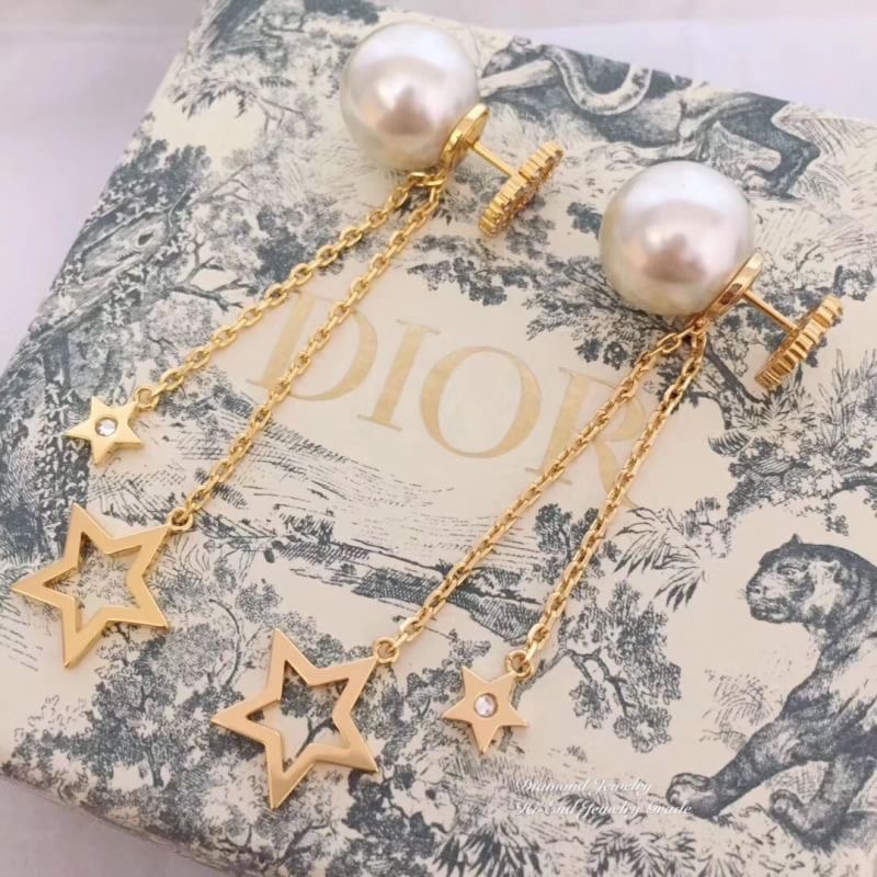 Super Hi-End Quality !!!! ((งาน 1:1 เหมือนในช็อปมากที่สุดในท้องตลาด)) Christian Dior Earring ต่างหูดิอองาน 1:1 เหมือนของแท้เป๊ะๆค่ะ รับรองงานสวยมากกกกก ดูหรู ดูผู้ดีสุดๆ งานดี เพชรคุณภาพดีมากๆมากๆคะรับประกันความพอใจเลยค่ะ ตัวเรือนสีทอง งาน laser stamp เหม