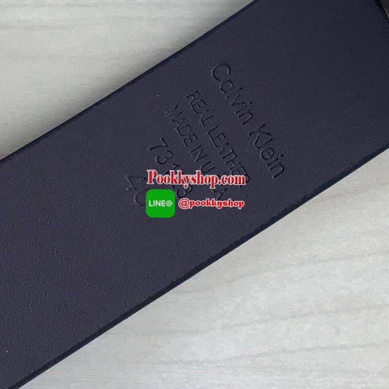 Calvin Klein Leather Belt & Wallet Set Setกระเป๋าสตางค์+เข็มขัด กระเป๋าสตางค์ด้านหน้าตกแต่งด้วยโลหะโลโก้แบรนด์ มีช่องใส่บัตร ช่องใส่ธนบัตร 2 ช่อง เข็มขัดหนังแท้ปั๊มแบรนด์ สามารถสลับใช้ได้ทั้ง 2 ด้าน เข็มขัดปรับระดับได้ 5 ระดับ มาพร้อมที่เจาะรูจ้า