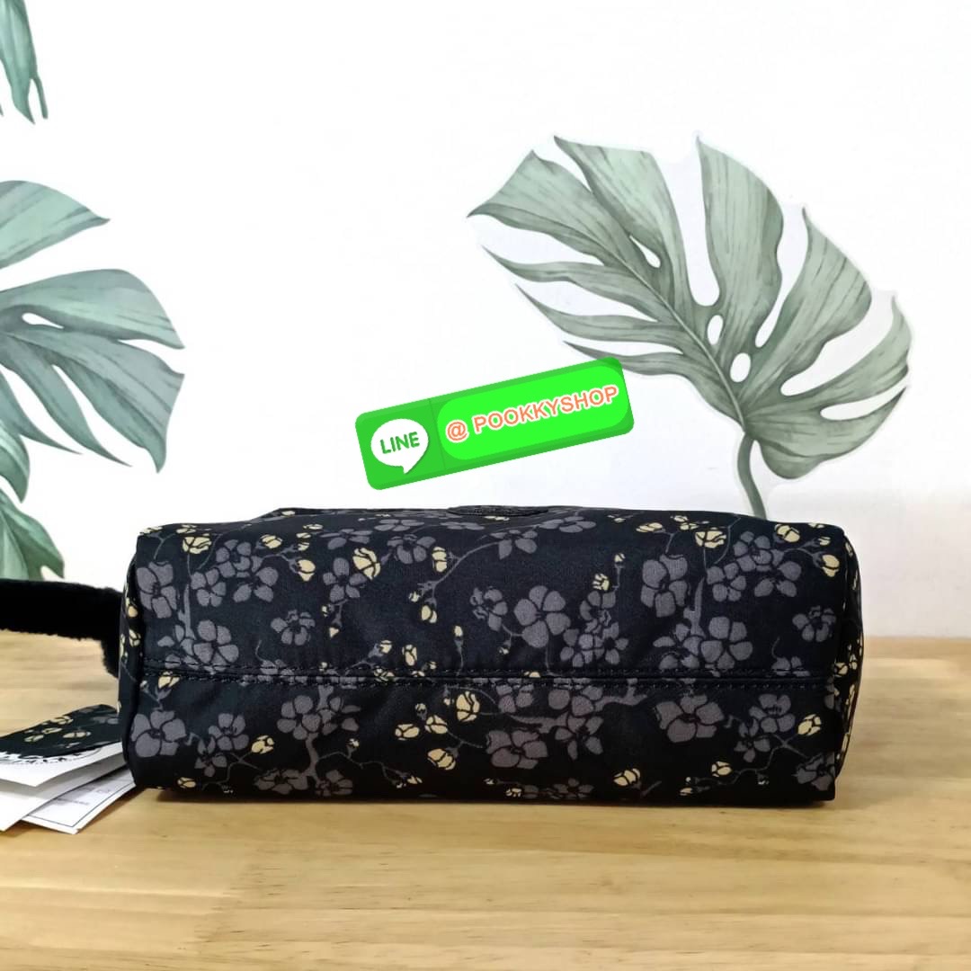 KIPLING Monkey program K16217 Seoul up sling bag รุ่น 3 ซิป สะพายข้าง ขนาดเล็กทรงสี่เหลี่ยมผืนผ้า วัสดุ Nylon 100% หลสกหลายฟังก์ชั่นใช้งาน ครบครันในใบเดียว