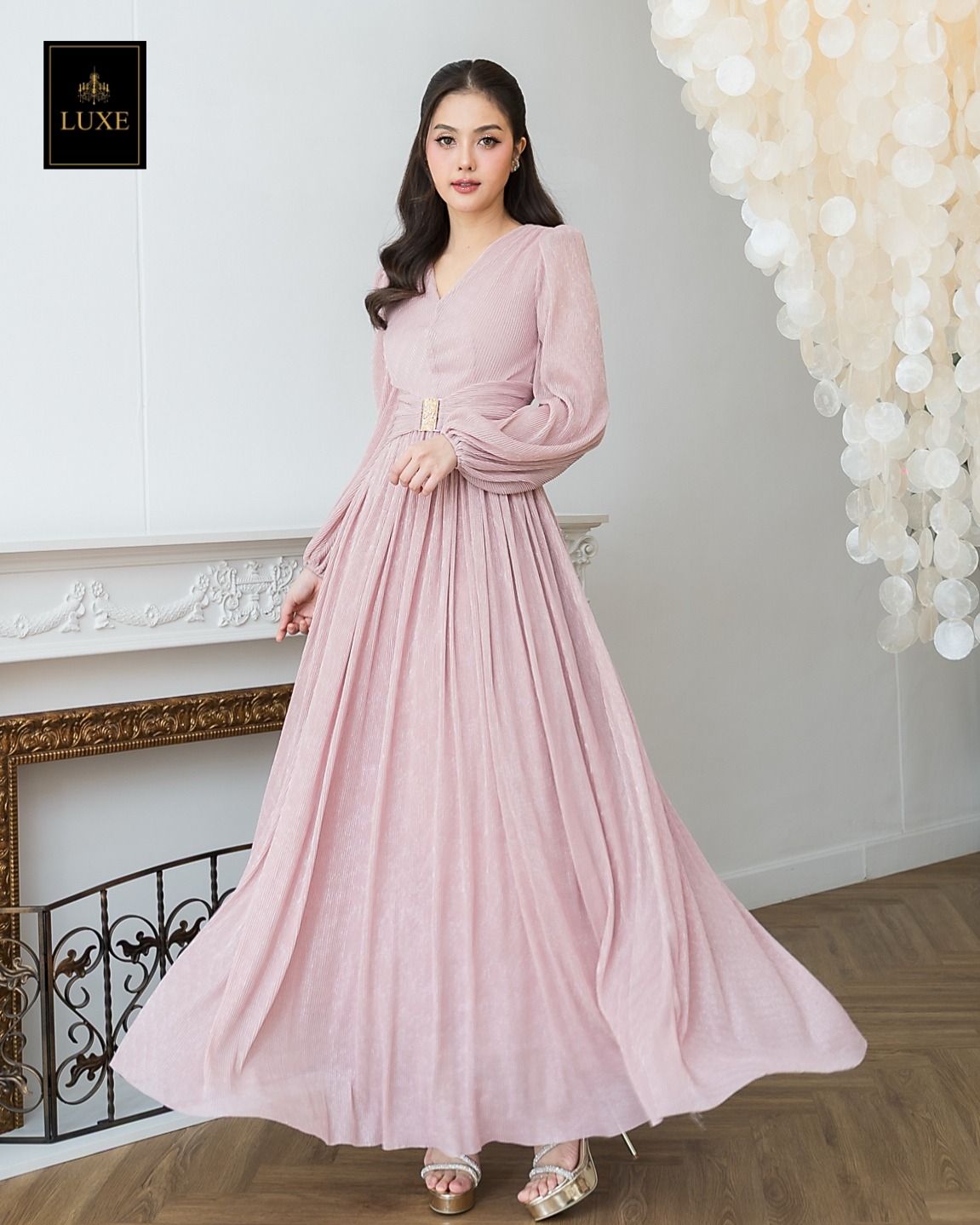 เดรสแฟชั่น แม็กซี่เดรสเสื้อคอวีแขนยาว กระโปรงจีบรูดรอบตัว