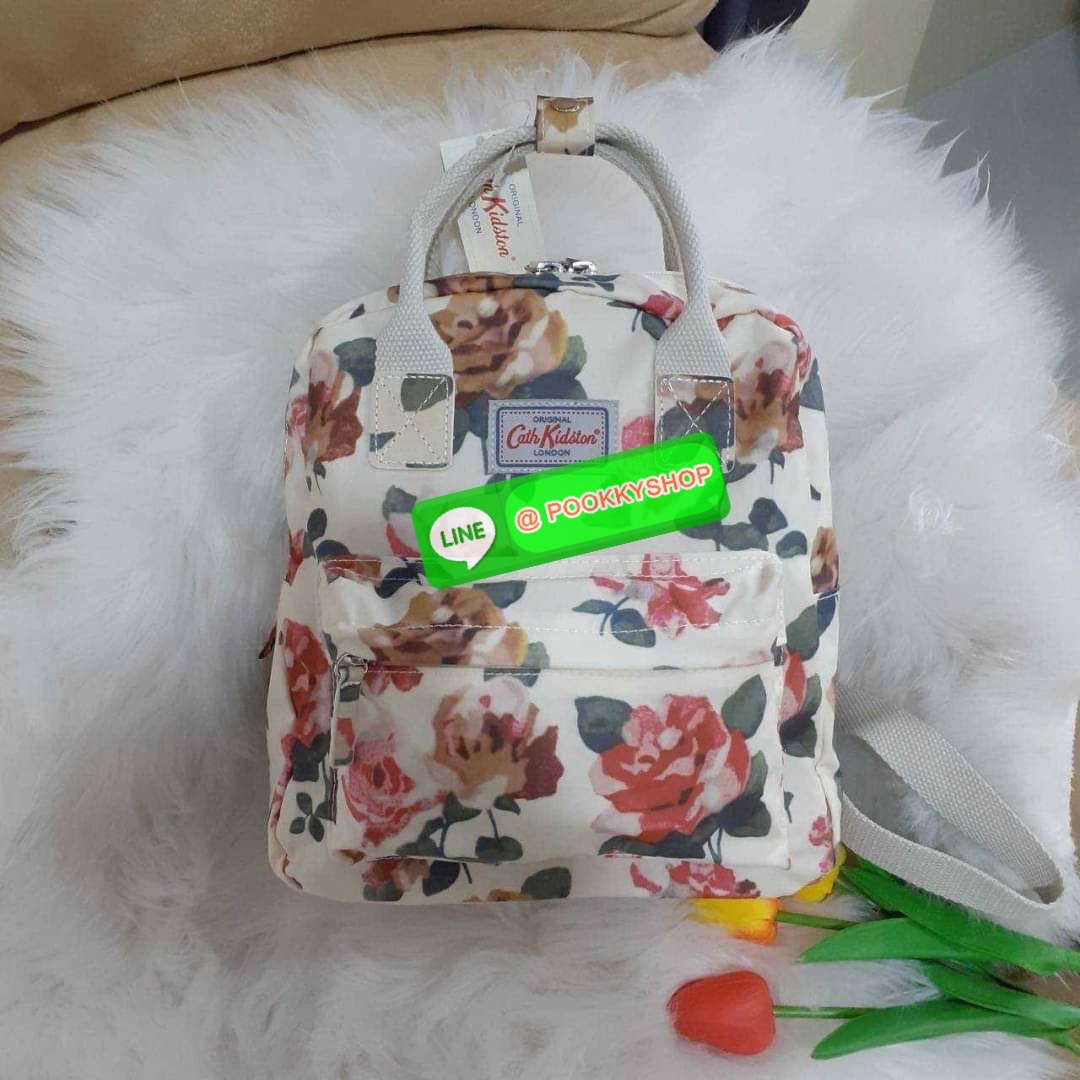 Best Seller !! Cath Kidston Multi Strap Backpack กระเป๋าสะพายเป้รุ่นมินิ แบรนด์ดังสไตล์วินเทจสุดฮิต วัสดุ Canvas เคลือบกันน้ำสามารถเช็ดทำความสะอาดได้ เปิดปิดด้วยซิปสะดวกใช้ ด้านหน้าประดับโลโก้แบรนด์ พร้อมช่องซิปด้านนอกใส่กระเป๋าสตางค์ มือถือได้ ด้านในมีช่