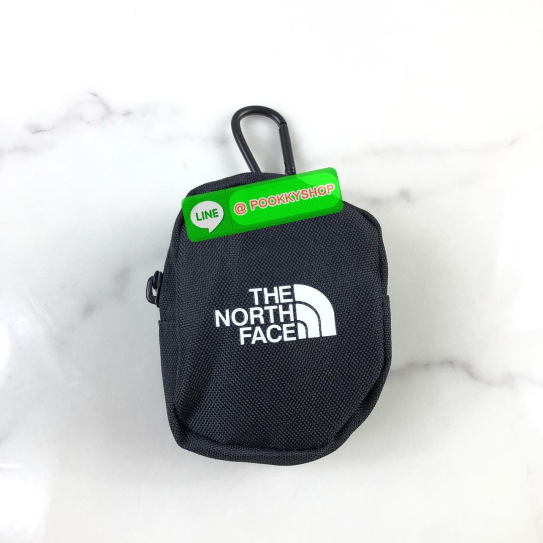 กระเป๋าคาดอก THE NORTH FACE สุดคุ้ม!!! ซื้อ 1 ได้ถึง 2 ใบ กระเป๋าใบใหญ่ เปิด-ปิดกระเป๋าด้วยซิป แบ่งเป็น 2 ช่องซิปค่ะ กระเป๋าใบเล็ก เปิด-ปิดด้วยซิป สามารถถอดแยกใช้งานได้ค่ะ สายสะพาย สามารถปรับได้ Free Size