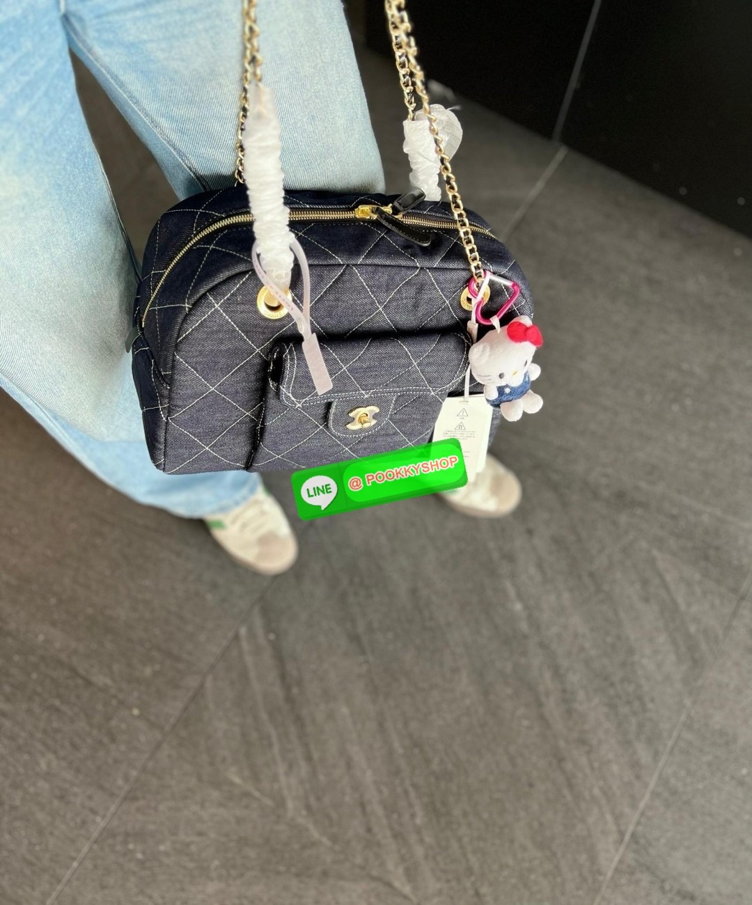 NEW ARRIVAL! LIMITED EDITION จาก Vip gift duty free ตปท. CHANEL DENIM SHOULDER BAG WITH KITTY