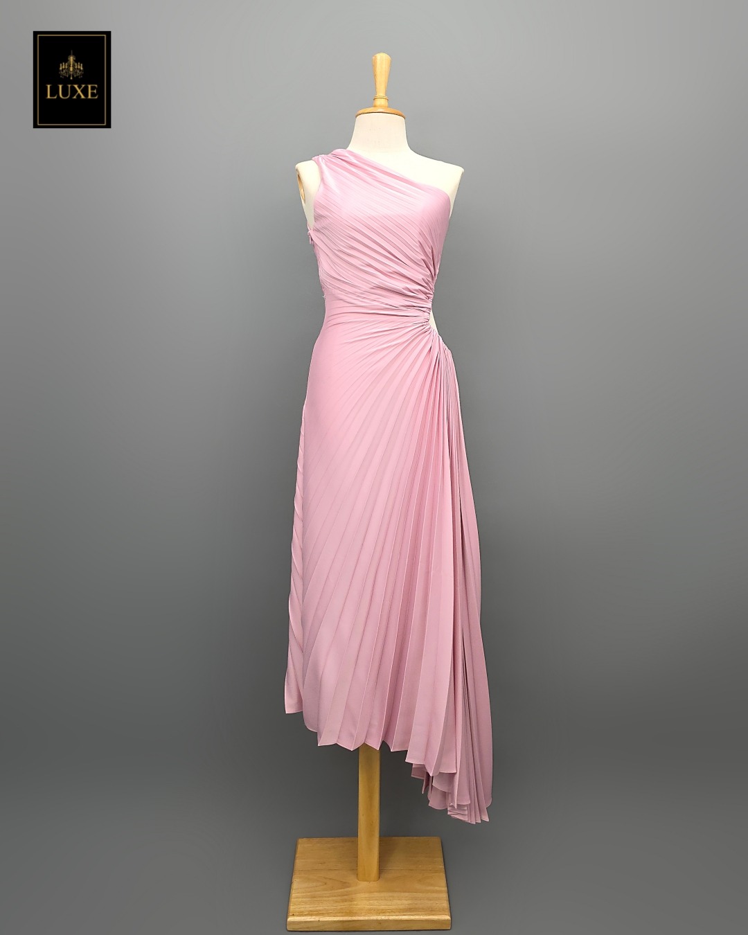 เดรสแฟชั่น เดรสเสื้อไหล่เดียว กระโปรงยาวชายเฉลียง อัดพลีททั้งตัว