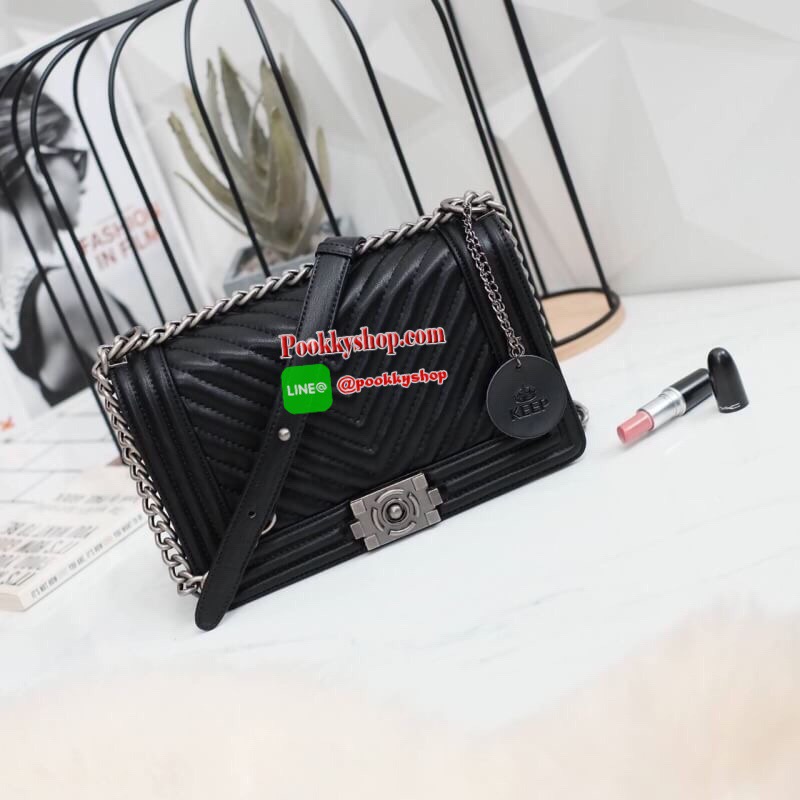 พร้อมส่งไม่ต้องรอค่า รุ่นขายดีมาก 👍👜 BestSeller! Keep chain large shoulder bag กระเป๋าทรงยอดฮิตคะ รุ่นนี้รับประกันความสวย คอลเลคชั่นใหม่ตัวกระเป๋าทำมาจากหนัง Microfiber เนื้อดี สวย ทน ขึ้นกว่าเดิมเยอะ !!