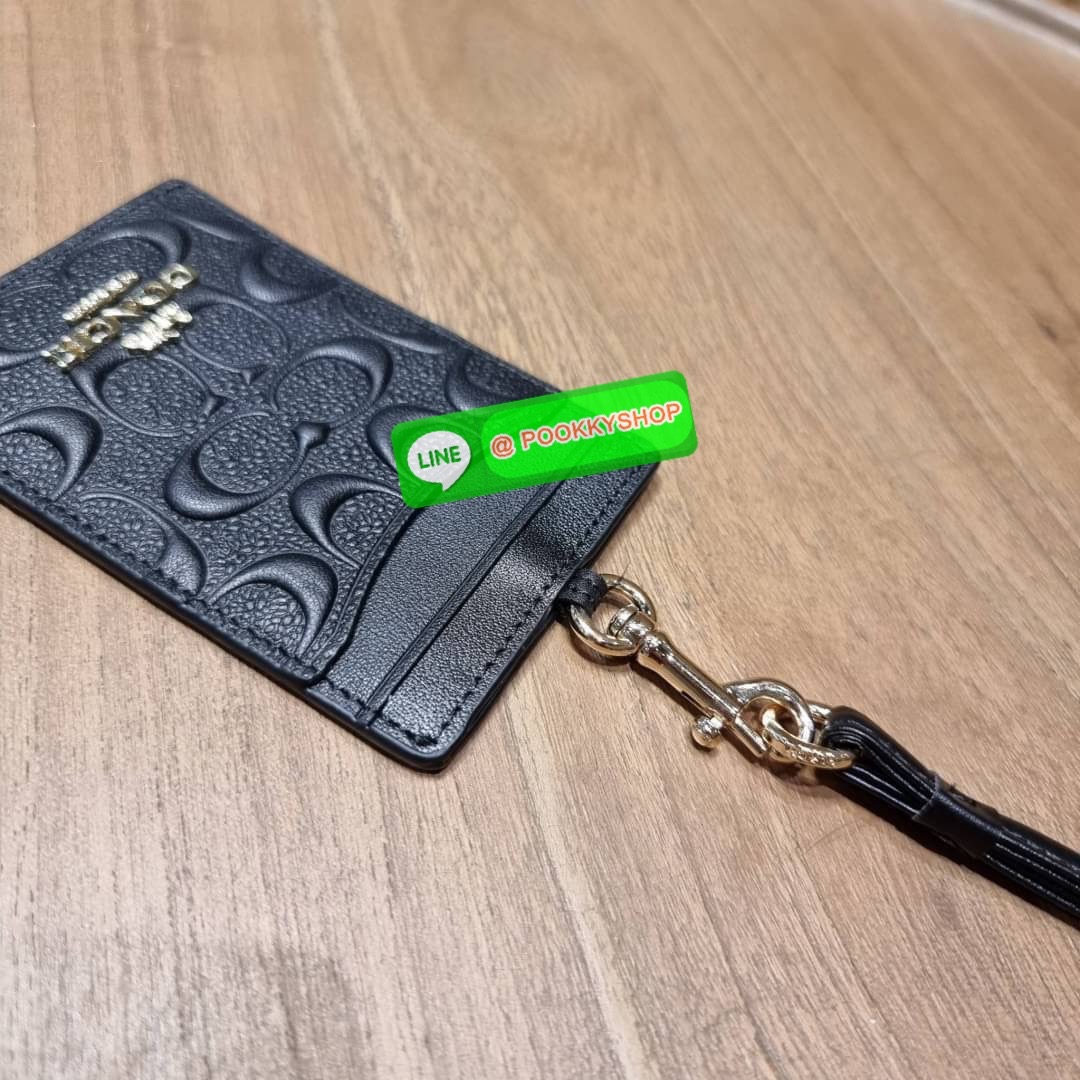 กระเป๋าใส่บัตรคล้องคอ Coach card holder ราคาพิเศษสุดๆ!!! ของหายาก!! ง่ายๆแบบไม่ธรรมดา!! คลาสสิคแต่มีดีเทลโดดเด่น!! กระเป๋าถนอมบัตร พร้อมสายคล้องคอ ดีไซน์ลวดลายสวย ดูดีทุกแบบ ใช้งานง่าย พกพาสะดวก จะใส่บัตรพนักงาน บัตรเครดิต บัตรปชช. ใบขับขี่ และบัตรอื่นๆที