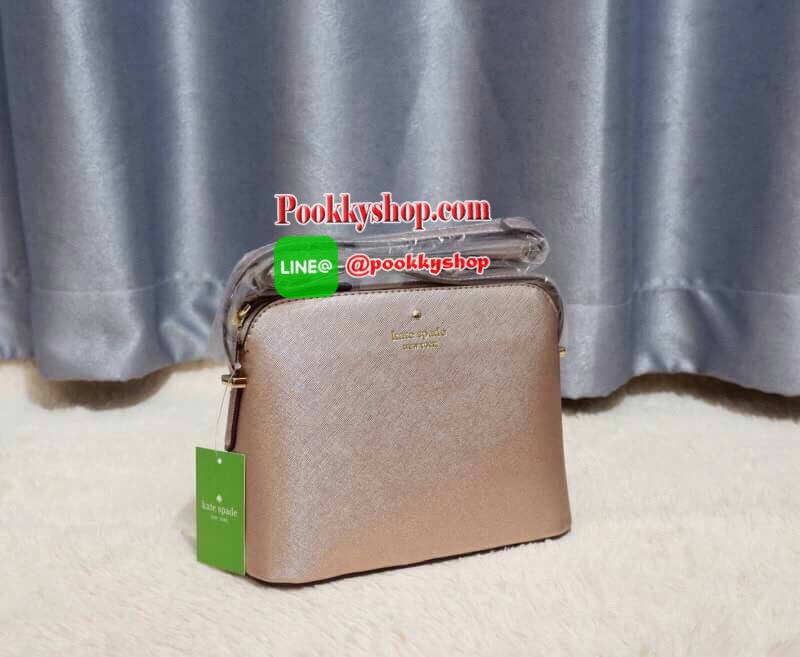 KATE SPADE CEDAR STREET MANDY แบรนด์ดังจากอเมริกาสุดฮิต กระเป๋าขนาดน่ารัก สะพายข้าง หนัง saffiano ภายในลายสวยเก๋สีทองเรียบหรู ทรงแข็งอยู่ทรง MUST HAVE!!