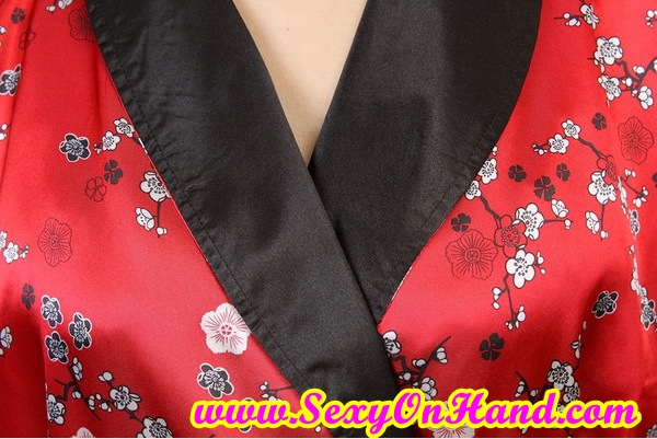 ชุดคลุมนอน ชุดคลุมตัวยาว ผ้าไหมแท้ สไตล์กิโมโน สีแดง-ดำ ใส่ได้ทั้ง2 ด้าน ใน-นอก เนื้อผ้านุ่มลื่น ได้ทั้งหญิงและชาย ขนาด Free size