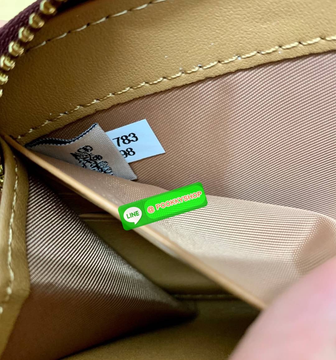 💥NEW IN!💥🌈สินค้าจำนวนจำกัด ห้ามพลาดจร้าา! COACH X PEANUTS LONG ZIP AROUND WALLET IN SIGNATURE CANVAS WITH VARSITY PATCHES ((C4598)) พร้อมส่ง น้องน่าใช้มากๆค่ะ! กระเป๋าเงินใบยาว แบบซิปรอบ มาพร้อมสายคล้องมือถอดออกได้หนึ่งสายค่ะ ด้านห