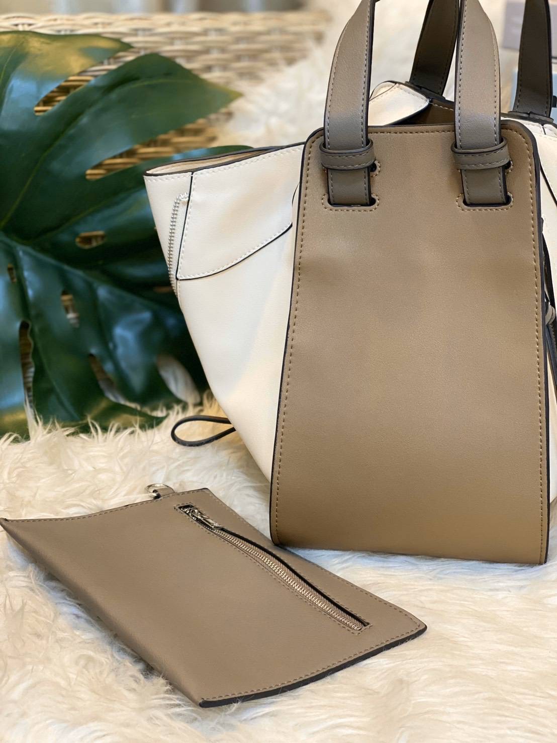 พร้อมส่งค่า 💕Hammock 💕 สิ้นสุดการรอคอย สำหรับรุ่นที่ทุกคนถามหาเยอะที่สุด การันตรีงานคุณภาพ ใช้เวลาผลิตนานสุดถึง 4 เดือน ตอนนี้พร้อมส่งเเล้วค่า Hammock size 30 cm รอบนี้เป็นงานสั่งผลิต งานเนี้ยบ ตัวหนังสวยมากกกก PU premium อย่างดี มีความหนา