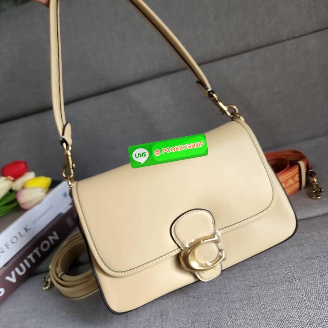 COACH SOFT TABBY SHOULDER BAG (COACH C9804) กระเป๋าข้างเรียบหรู ใบเดียวสะพายได้หลายสไตล์ มีสายสะพายให้ถึง 3 เส้น ปรับเปลี่ยนสไตล์ได้หลายลุควัสดุหนังแท้ทั้งใบ สัมผัสนิ่มมือ น้ำหนักเบา เปิดปิดแบบกระดุมแม่เหล็กเป็นอะไหล่โลโก้แบรนด์ตัวใหญ่ โดดเด่น ภายในกระเป๋