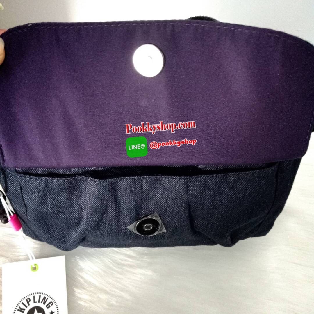 Kipling Brynne handbag & shoulder bag กระเป๋าถือหรือสะพายข้าง รุ่นใหม่จาก Kipling รูปทรงโค้งมนสวย พร้อมสายสะพายแบบคล้องแขนและสายสะพายยาว สามารถใช้งานได้ทั้ง 2 แบบ ด้านหน้ามีช่องใส่ของใช้จุกจิก ด้านในช่องโล่งกว้าง มีซิปข้างและช่องใส่ของแยกอีกฝั่ง เหมาะกับก