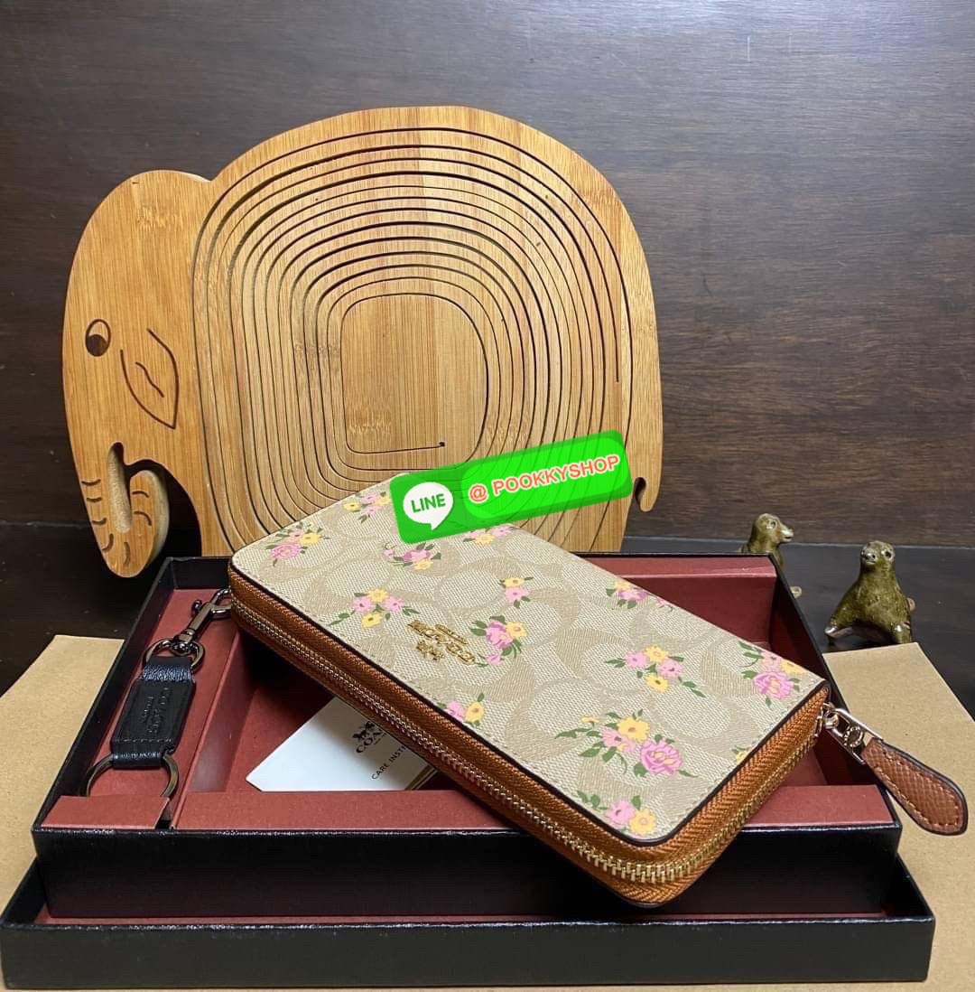 พร้อมส่ง 📌อุปกรณ์มาพร้อมกล่อง/แคร์การ์ด/ถุงกระดาษ/พวงกุญแจ COACH ACCORDION ZIP WALLET IN SIGNATURE CANVAS กระเป๋าสตางค์ใบยาว ซิปรอบ ใช้งานง่าย ด้วยฟังค์ชั้น ด้านใน ใส่บัตรได้จุใจ มีช่องซิปใส่เหรียญตรงกลาง โดนใจหลายๆคนไปเรียบร้อยและคลาสสิค เรียบหรู