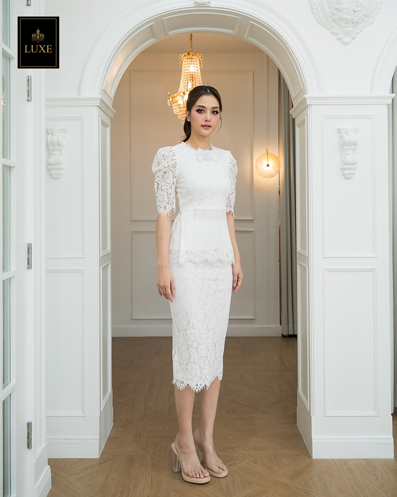 ชุดเซทแฟชั่น เซ็ทเสื้อคอกลมแขนสั้น+กระโปรงทรงสอบ