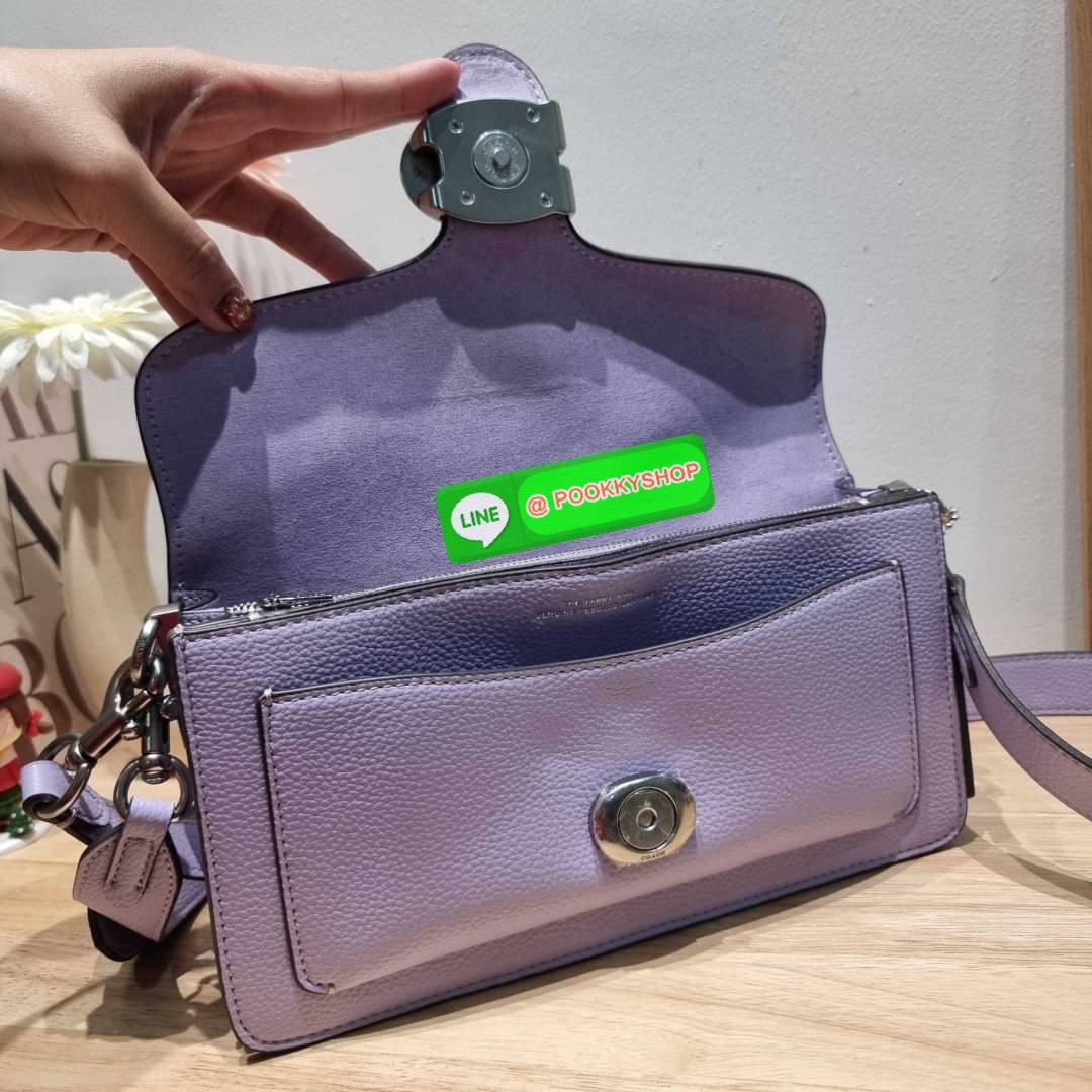 COACH CH735 TABBY SHOULDER BAG 26 🔆 Details ดีไซน์ใหม่ปี 2023 กับกระเป๋าสะพายไหล่สุดฮอต วินเทจย้อนยุค สวยคมชัด คลาสสิคใช้ได้ทุกลุค เปิด-ปิดด้วยแม่เหล็กในตัว รับรองแน่นหนา ด้านหลังมีช่องแยก ภายในเป็นช่องโล่ง ขนาดกำลังสวย มีสายสะพายมาให้ถึง 2 แบบ สา