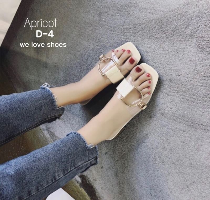 พร้อมส่ง รองเท้าลำลอง พลาสติคใสใส่สบาย เสริมส้น 1 นิ้ว ใส่ลำลองเดินสบายๆ สินค้ายอดนิยมลูกค้าตามหากันเยอะมาก