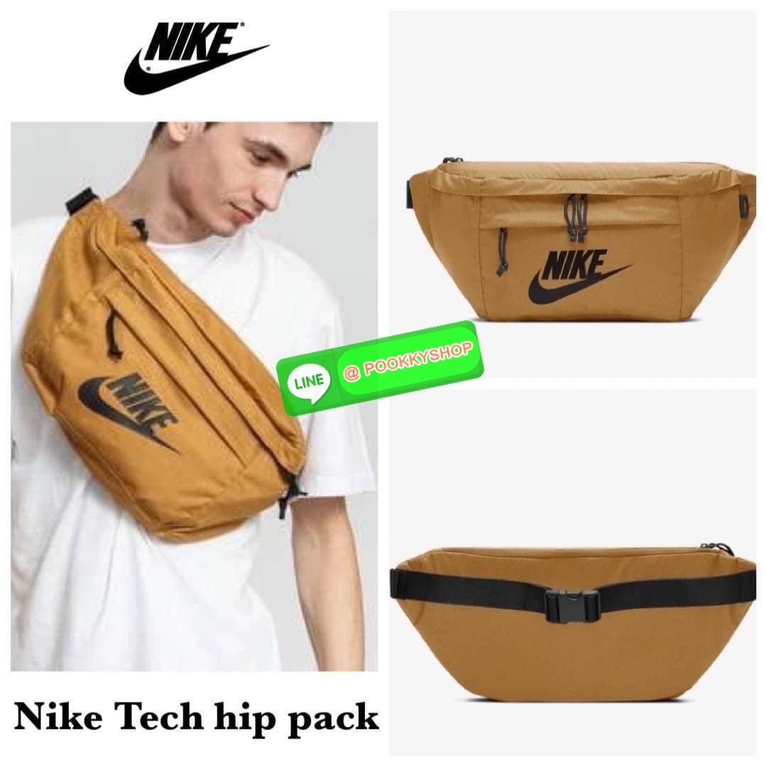💕Nike Tech hip pack กระเป๋าคาดเอว Nike Tech รุ่นใหม่ชนช้อป!! ให้คุณหยิบใช้อุปกรณ์กีฬาและพกพาได้อย่างง่ายดาย พร้อมโดดเด่นด้วยกระเป๋าซิป 2 จุดสำหรับเก็บสิ่งของ และสายกระเป๋าแบบปรับได้เพื่อให้แนบกับลำตัว ใช้งานได้คล้องตัว ใส่ของได้จุสมใจเลยคร้า