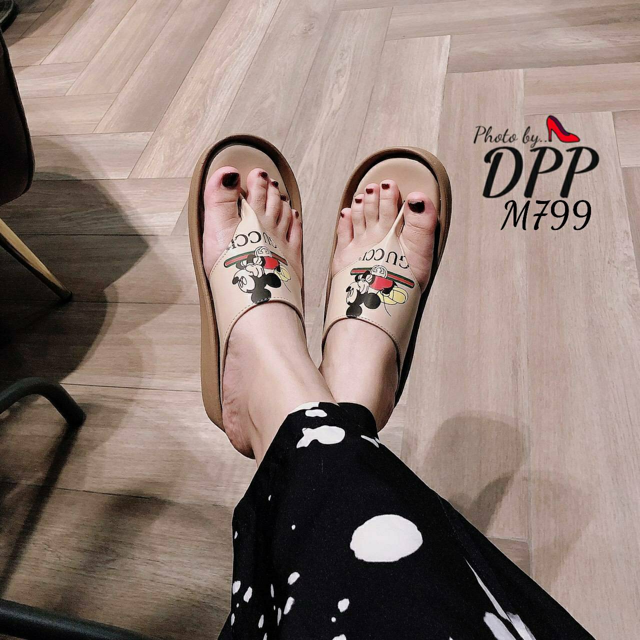 M799 พร้อมส่ง รองเท้าเพื่อสุขภาพ งานทรงสวม หน้าสกรีน มิกกี้ ที่กำลังฮิตมากๆในตอนนี้ ดีไซน์สวย สวมใส่ง่าย เดินสบาย ตัวส้นสูง1.5นิ้ว เสริมหน้า1นิ้ว เดินไม่เมื่อยเท้าจ้า
