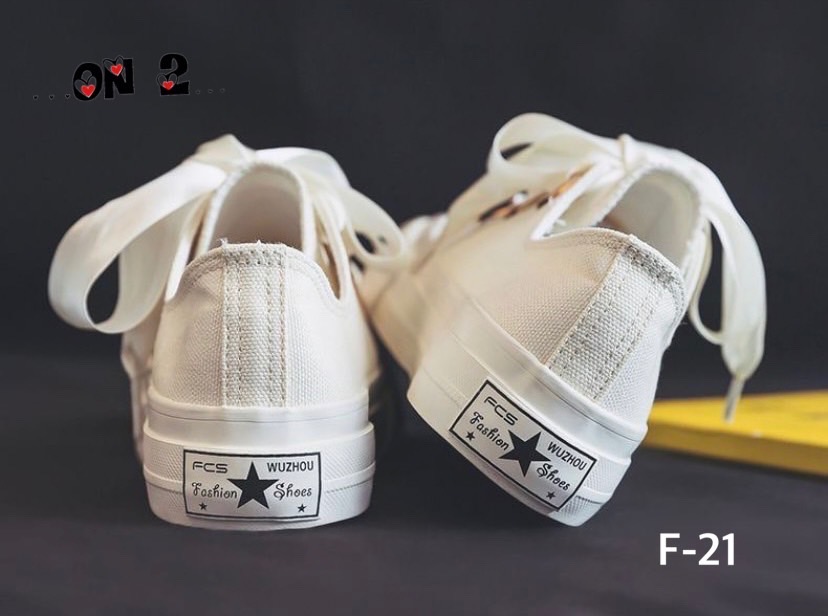 รองเท้าผ้าใบสีพาสเทลหวานงานสไตล์แบรนด์ สายริบบินผูกโบ งานน่ารักเกาหลีมากกก มี 3 สี