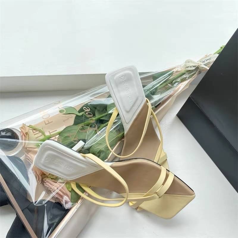 𝙉𝙀𝙒 𝙉𝙀𝙒 ‼️ รองเท้างานเกาหลี ส้นสูงคาดเส้น รุ่นนี้ความเกร๋เป็นสีทูโทน น่ารักมากๆ มีมาให้เลือก2สี สาวๆมินิมอลล์ไม่ควรพลาด พื้นนิ่มใส่สบาย แมทช์กับเสื้อผ้าง่ายเกาหลีเกาใจที่สุดค่ะ