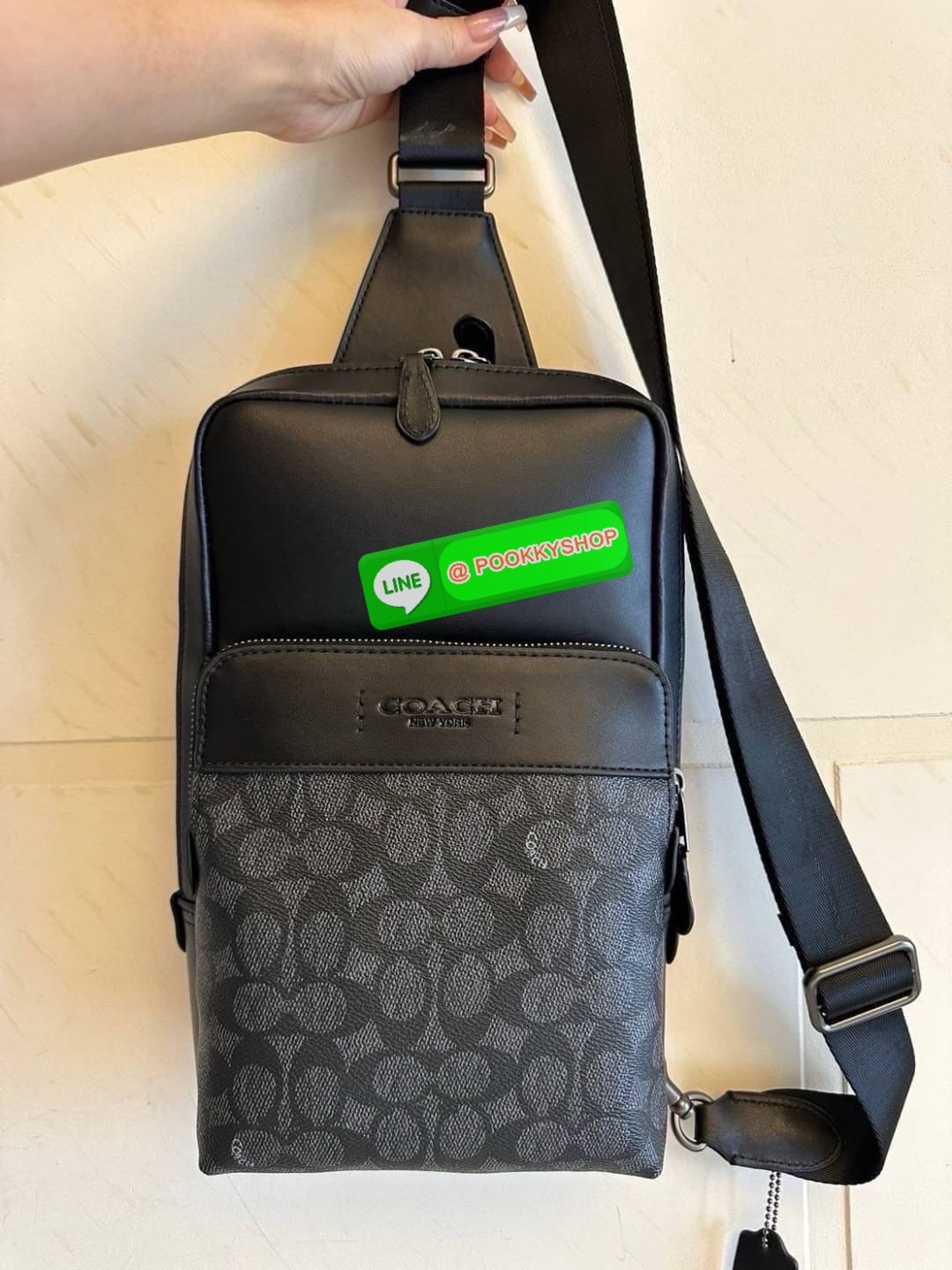 Coach C5331 Signature Gotham Pack กระเป๋า Sling Bag หนังเรียบหรู ใส่ได้ทุกวัน เท่แต่สุภาพในใบเดียว