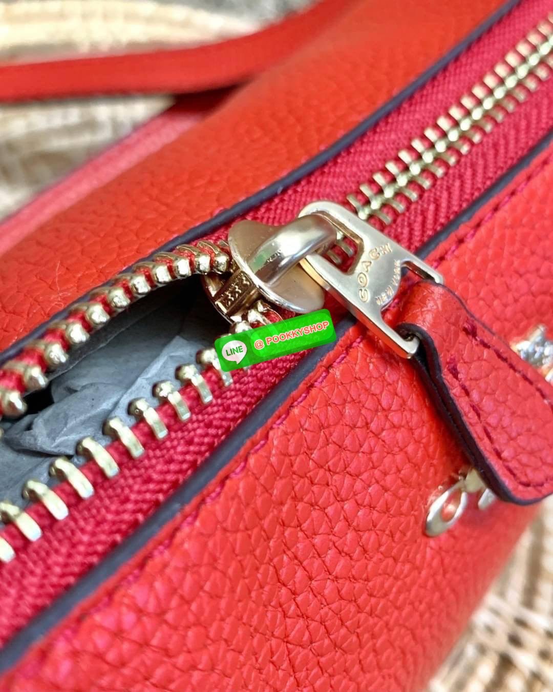 COACH TERI SHOULDER BAG ((CA173//CA209//CA548)) 🔹กระเป๋าทรงพอช ในรูปแบบหนังแท้ หนังนิ่มสวยมากค่ะ 🔹เปิดปิดกระเป๋าแบบซิป ภายในสามารถใส่กระเป๋าเงินใบยาวได้;มือถือได้ทุกรุ่น;พาสปอร์ตได้;มีช่องเล็กใส่ของจุกจิก และช่องเสียบบัตรให้อีก2ช่องนะคะ