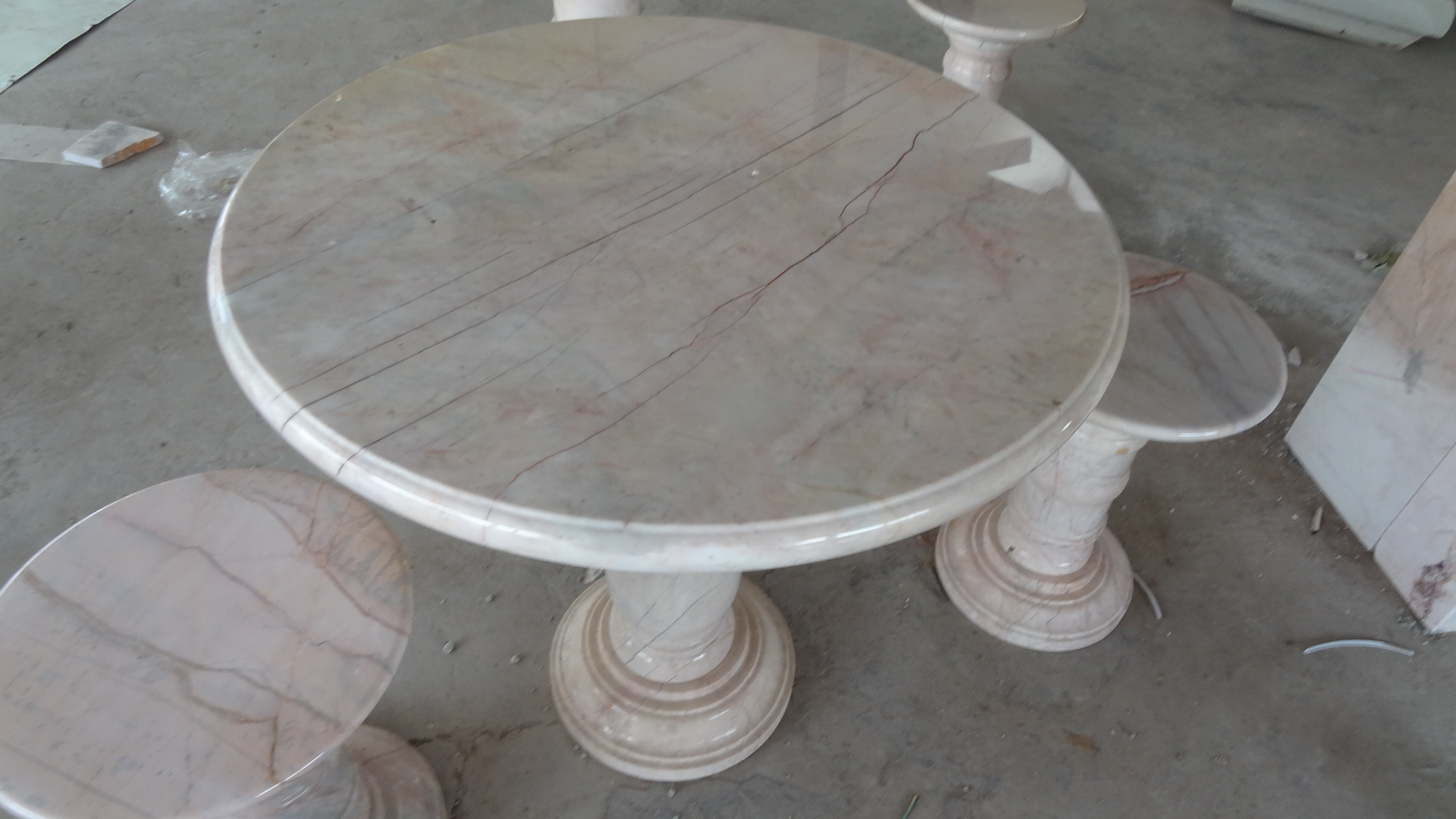 โต๊ะหินอ่อนขนาด 80 เซนติเมตร เก้าอี้ 4ตัว โต๊ะสูง 80 เซนติเมตร