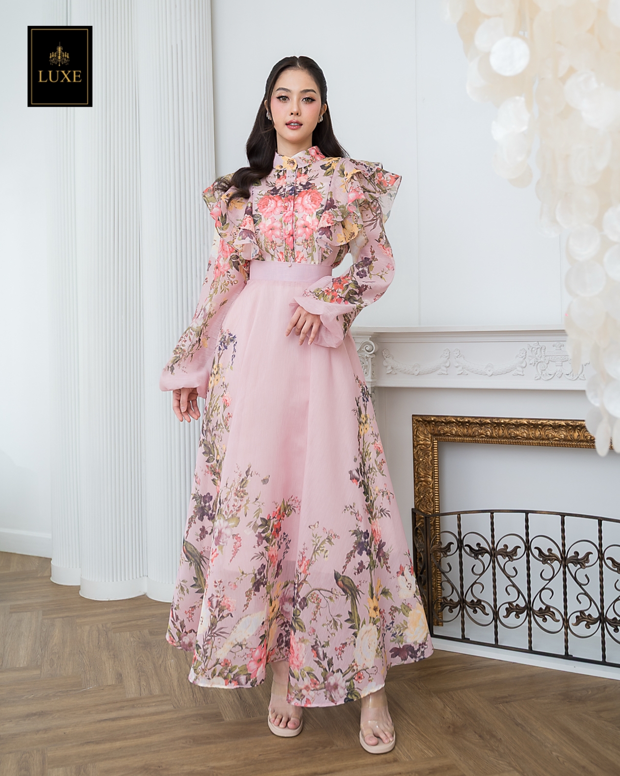 ชุดเซทแฟชั่น เซ็ตเสื้อคอกลมแขนยาว+กระโปรงยาว แต่งระบายตัวเสื้อหน้าและหลัง