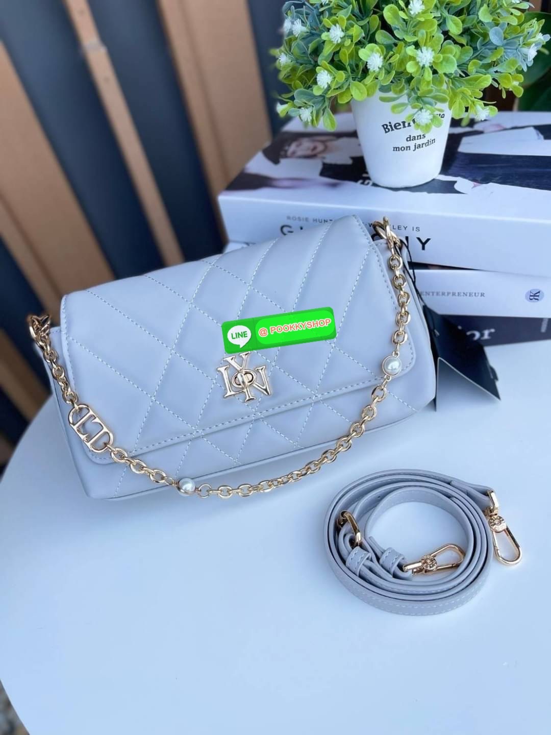 กระเป๋าสะพาย Lyn แท้ Outlet กระเป๋าสะพาย มีสองสาย สายโซ่ และสายยาวปรับได้