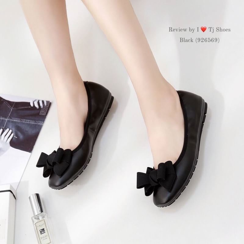 ใครชอบเกร๋ๆน่ารักๆ ใส่นุ่มเบาสบายต้องคู่นี้เลยจร้า พร้อมส่ง รองเท้าคัชชูเพื่อสุขภาพ รุ่นนี้เป็นงานสั่งทำพิเศษใช้วัสดุเกรดดีทั้งคู่ หนังนิ่มมากกกกก ส้นเกรด A น้ำหนักเบา พื้นบุนิ่มมีรูระบายอากาศใส่แล้วไม่อับเท้า ใส่นุ่มเดินสบายเท้ามากๆใส่แล้วปังมว๊ากพูดเลย