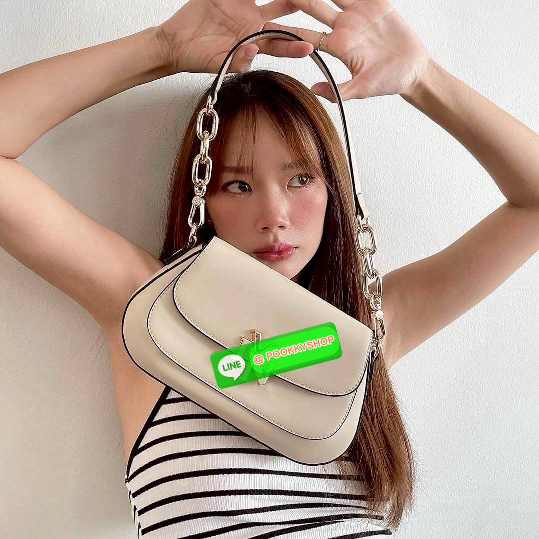 กระเป๋า LYN