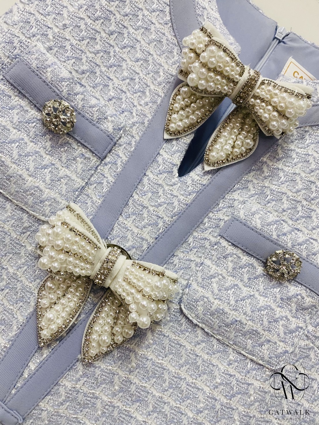 เดรสแฟชั่น เดรสผ้าทวีตแขนกุดแต่งเข็มกลัดโบว์ เนื้อผ้าทวีตเกรดA