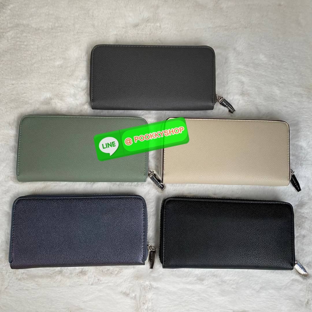 CHARLES & KEITH LONG ZIP AROUND WALLET กระเป๋าเงินใบยาวซิปรอบถูกหลังฮวงจุ้ย คอลเลคชั่นสีสุภาพหนังปั๊มลายคาเวียร์ทั้งใบ น้ำหนักเบา ด้านในกระเป๋าแบ่งเป็น 3 ช่องใหญ่ มีช่องซิปใส่เหรียญตรงกลาง จุการ์ด 12 ช่อง สามารถใส่ธนบัตรได้ตามยาวอีก 2 ช่อง มาพร้อมกล่องและ