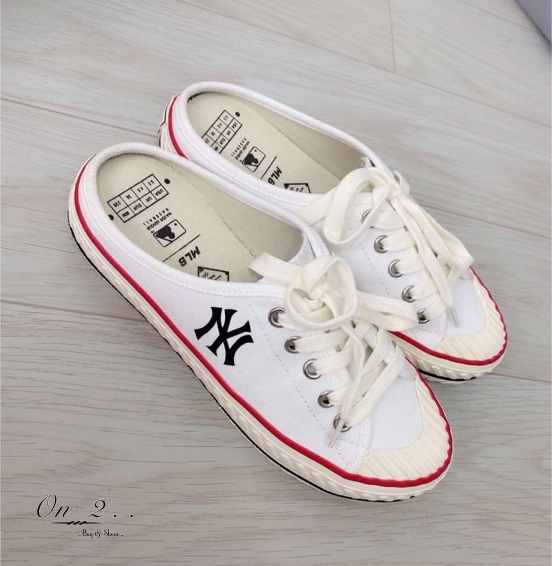 พร้อมส่ง รองเท้าผ้าใบเปิดส้น MLB playball origin mule new york yankees logo NY ส้นสูง 4cm.สวยเท่ห์ เป๊ะปังมาก มา 2 สี พร้อมกล่องแบรนด์